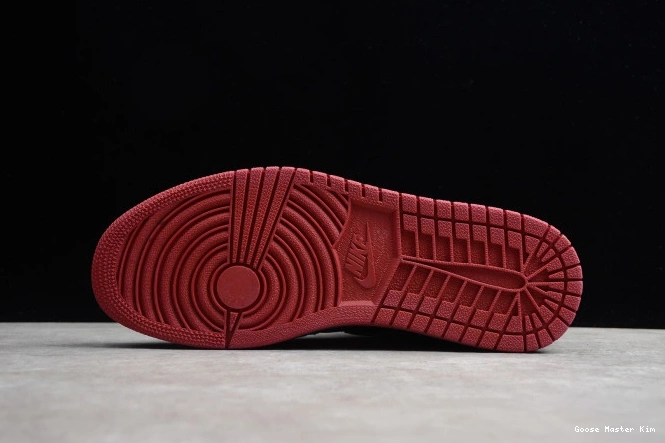 1 Black OG Gym Red DC7071-001 High Retro Air Jordan 0814